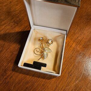 Vintage Coro Pegasus Cultured Pearl Brooch